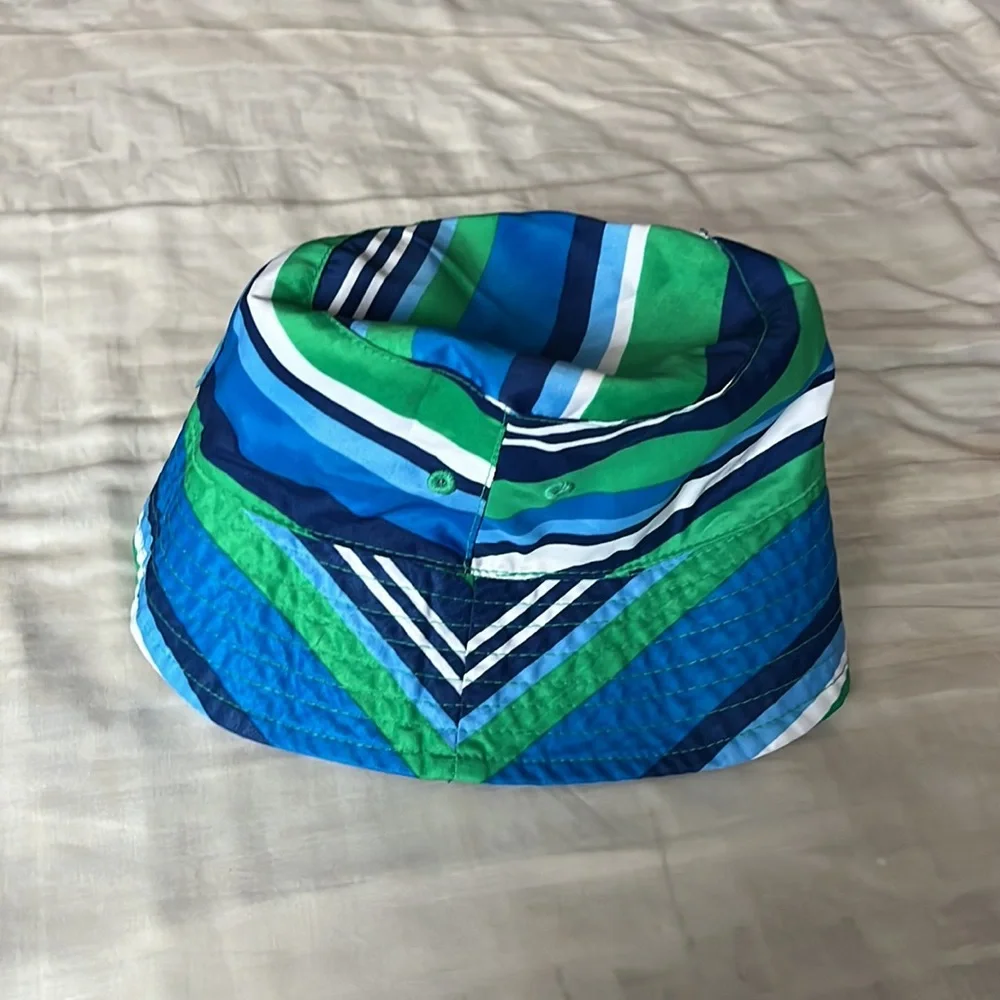 UV Skinz kids fuchsia and blue bucket hats in size 6 and 7